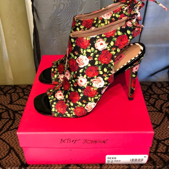 Betsey Johnson Rexie Shootie Peeptoe Heel. - Picture 3 of 8